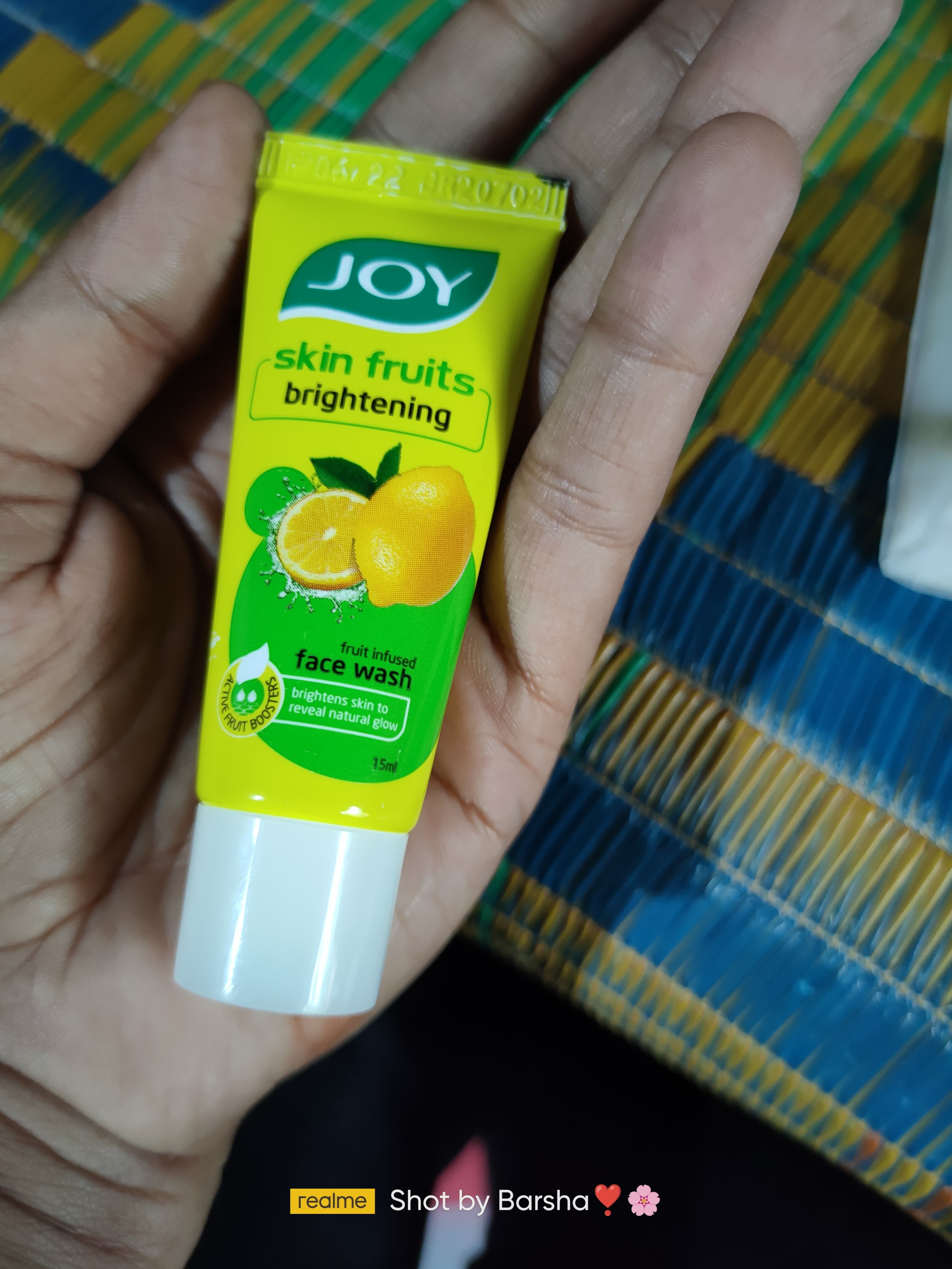Joy Skin Fruits Brightening Lemon Face Wash 15 Ml